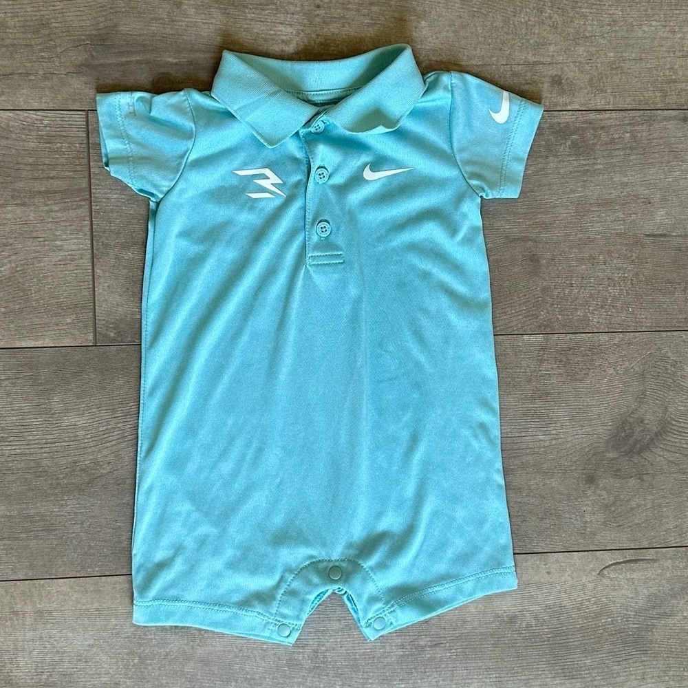 Nike Baby Boy Silky Soft Blue Polo Romper Size 3-6 Months EUC
Nike 3Brand